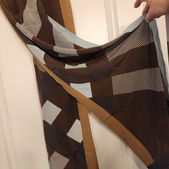 Burberry Vintage Large Oblong Silk Scarf - authentic - Picture 12 of 13